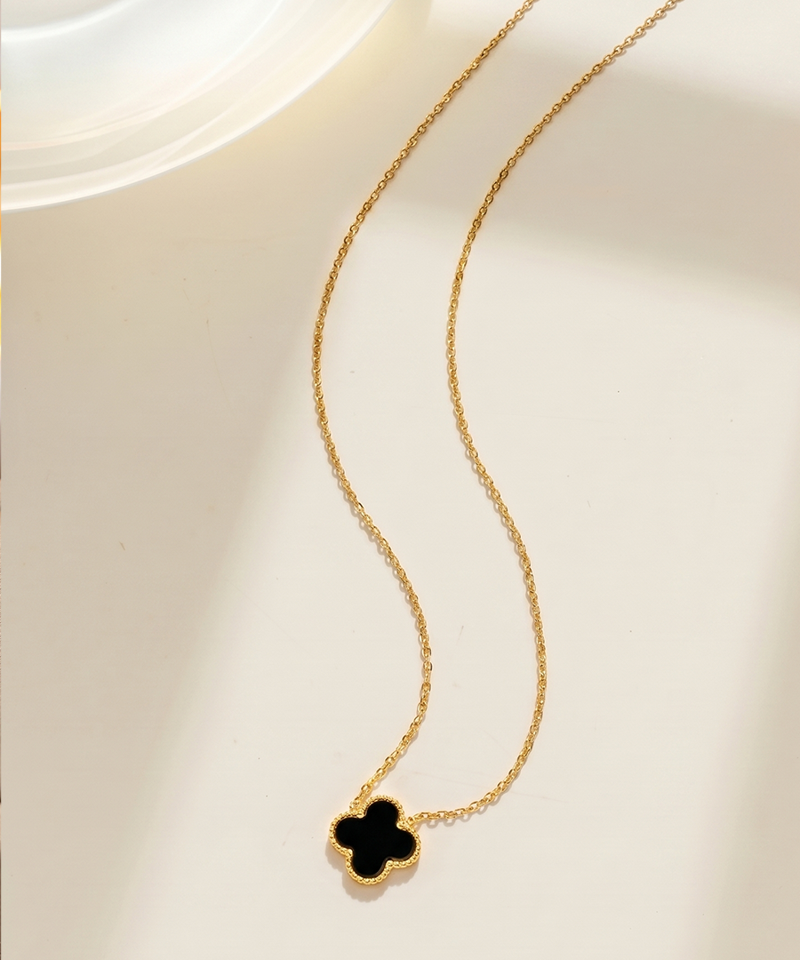 Black Clover Jewelry Set