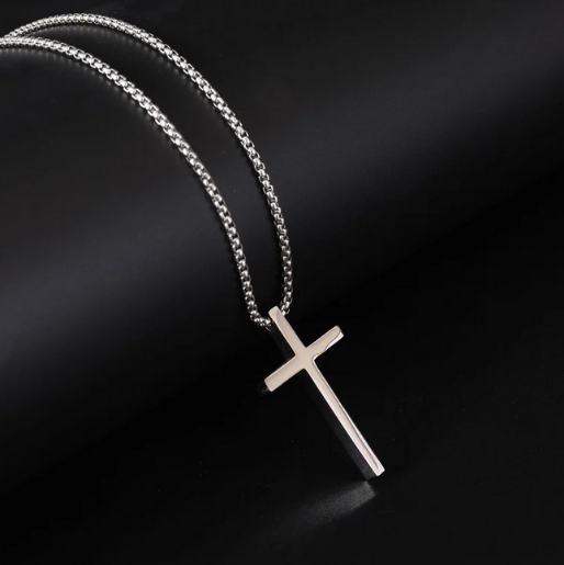 This necklace showcases a timeless and elegant simplicity. Its clean lines and polished silver tone make it a versatile accessory suitable for a wide range of personal styles and occasions.