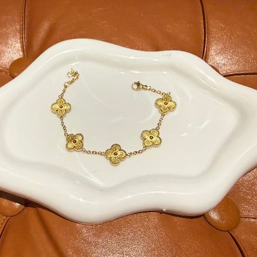 Monochrome Clover Motif Bracelets