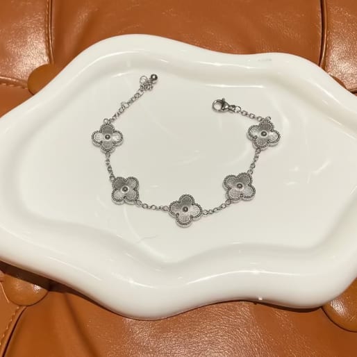 Monochrome Clover Motif Bracelets